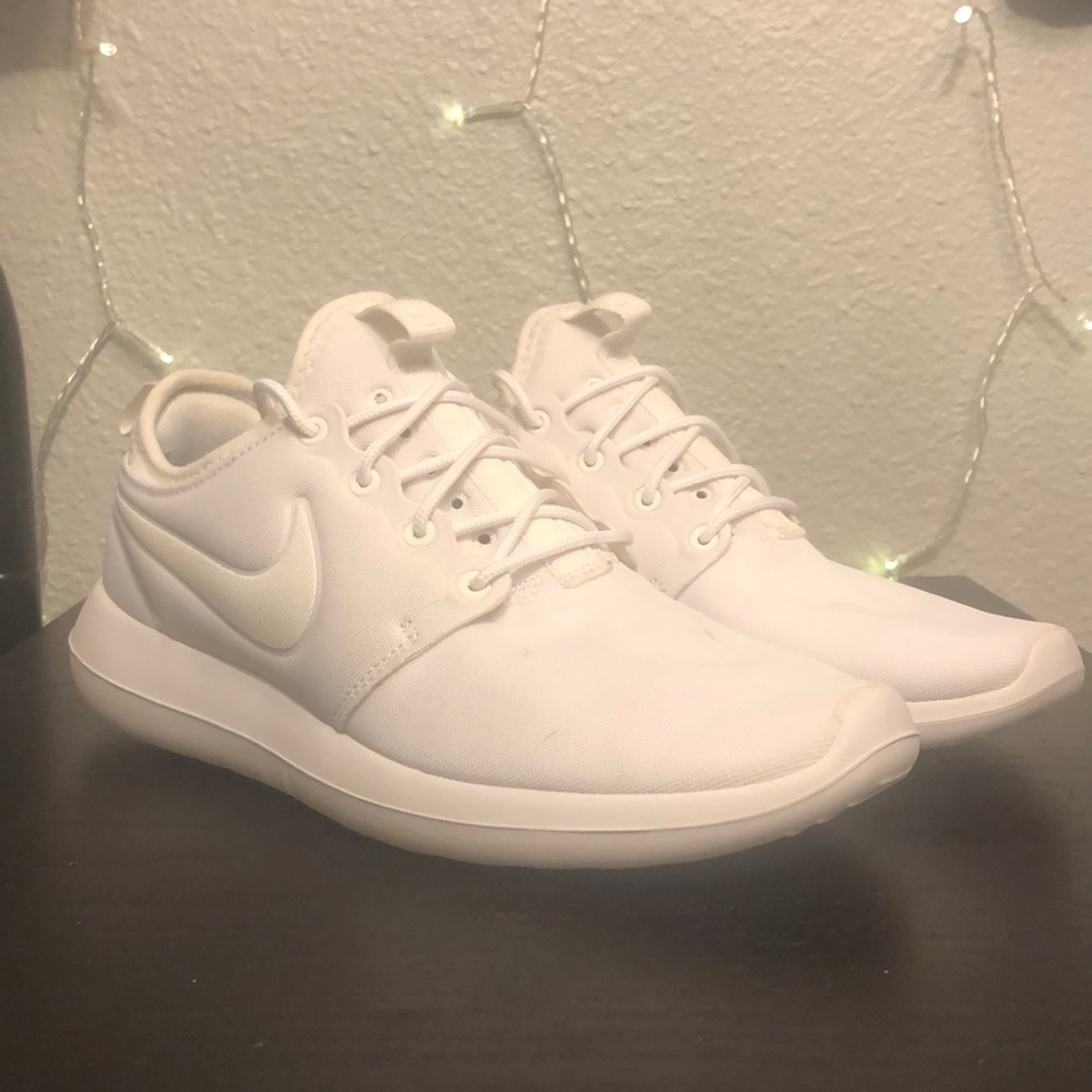 ✨White Nike Roche 2✨